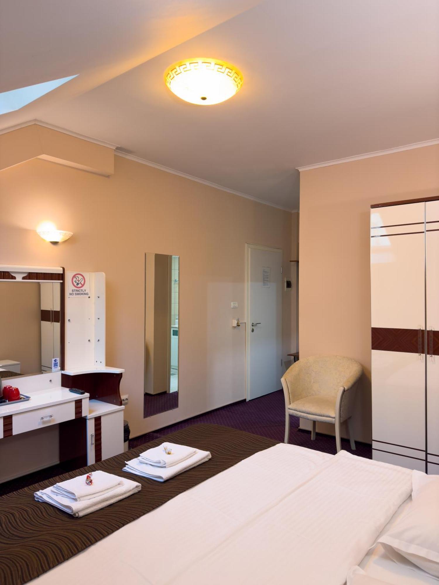 Aparthotel Francesca Bucharest